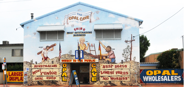 Image of the Opal Cave shop at Lightning Ridge
